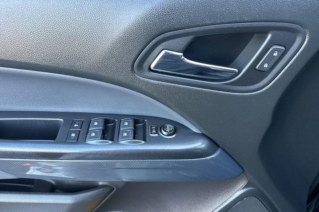 Thumbnail: 2021 Chevrolet Colorado - 19