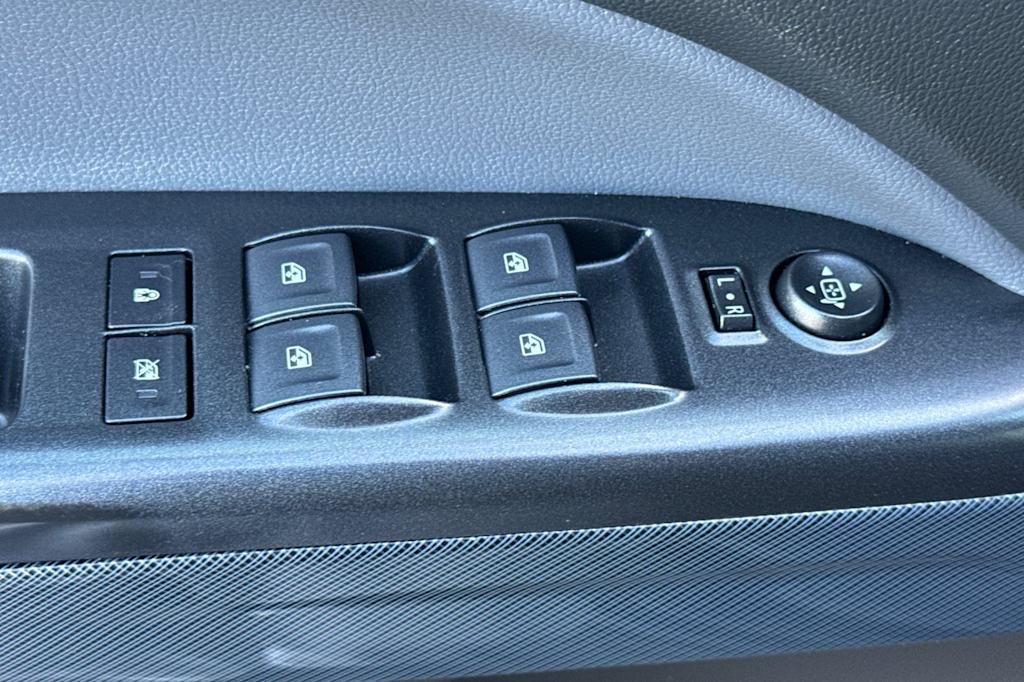 Thumbnail: 2021 Chevrolet Colorado - 20