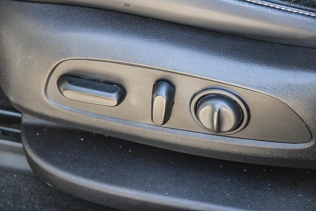 Thumbnail: 2017 GMC Acadia - 24