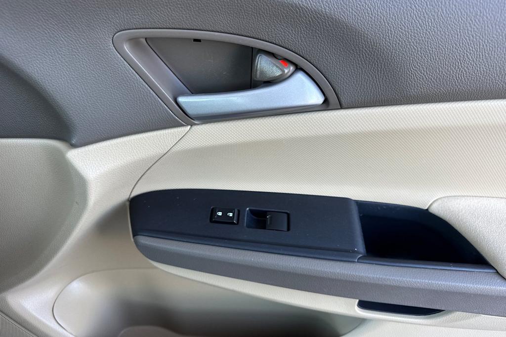 Thumbnail: 2010 Honda Accord - 22
