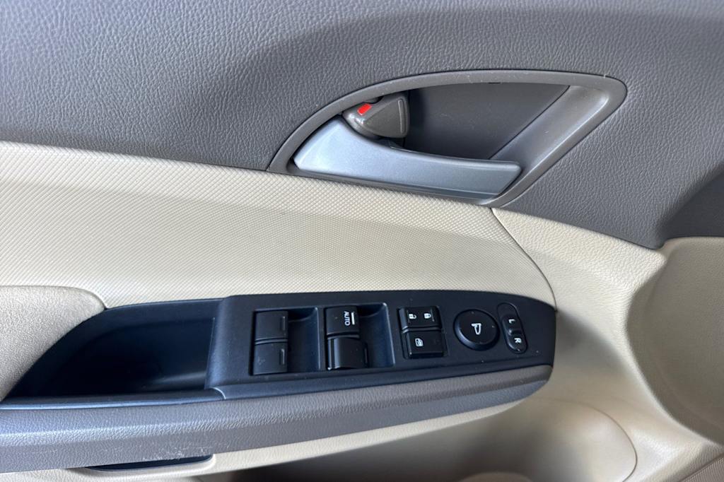 Thumbnail: 2010 Honda Accord - 20