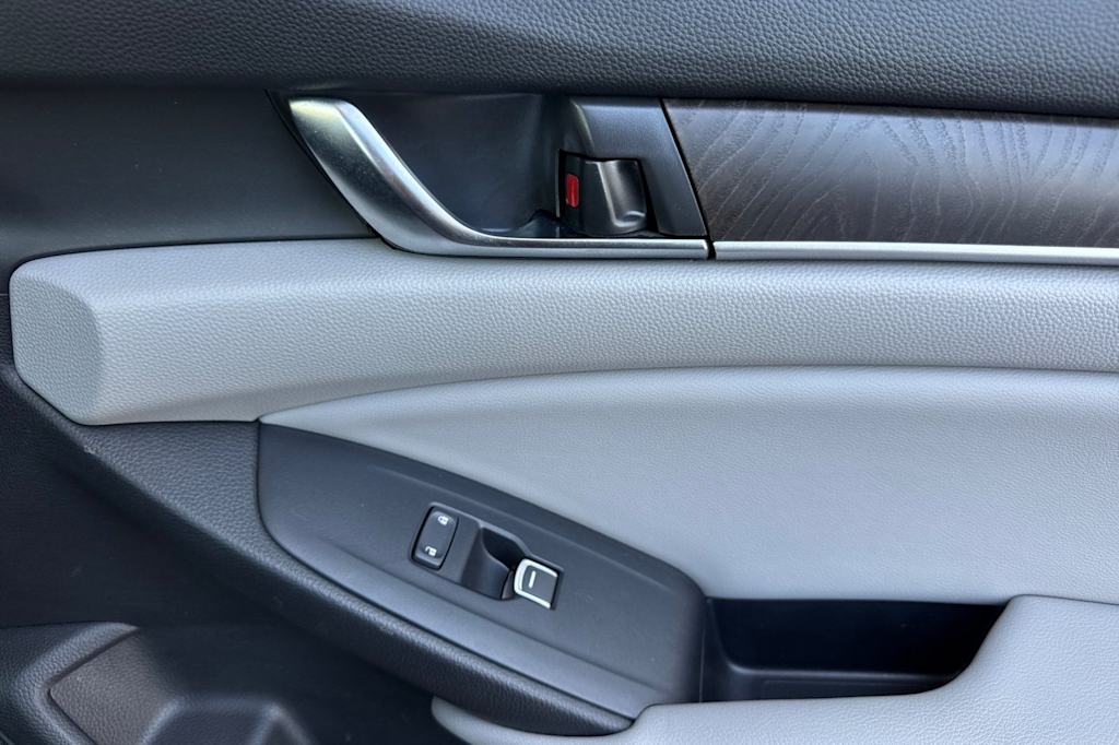 Thumbnail: 2018 Honda Accord - 23