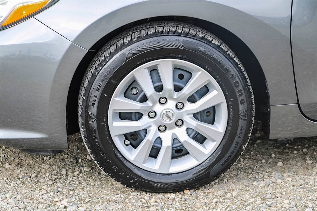 Thumbnail: 2017 Nissan Altima - 7