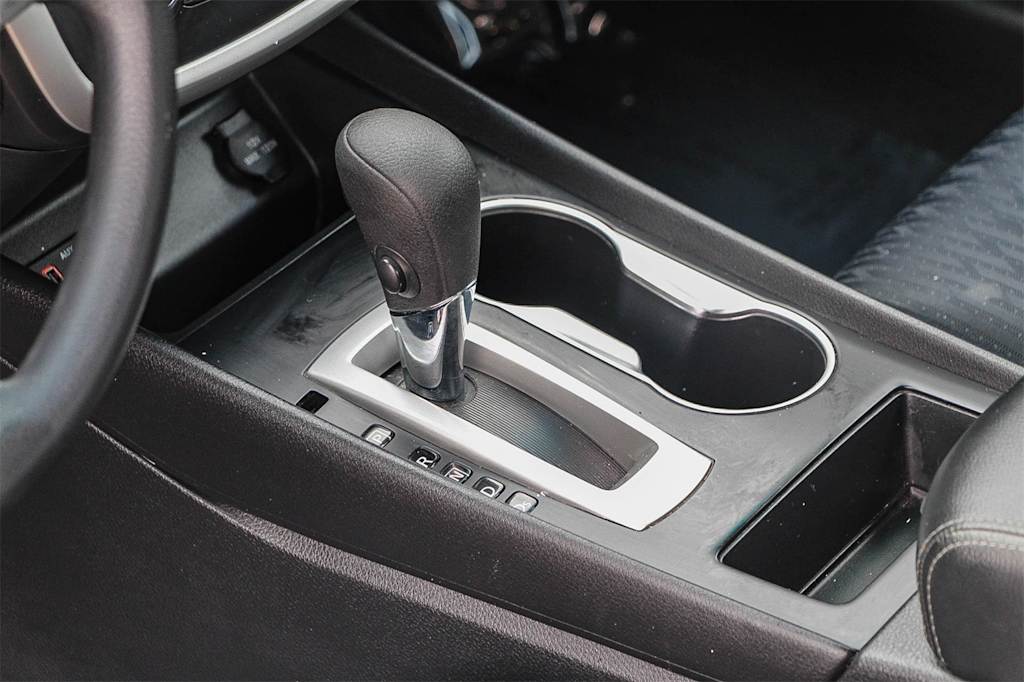 Thumbnail: 2017 Nissan Altima - 14