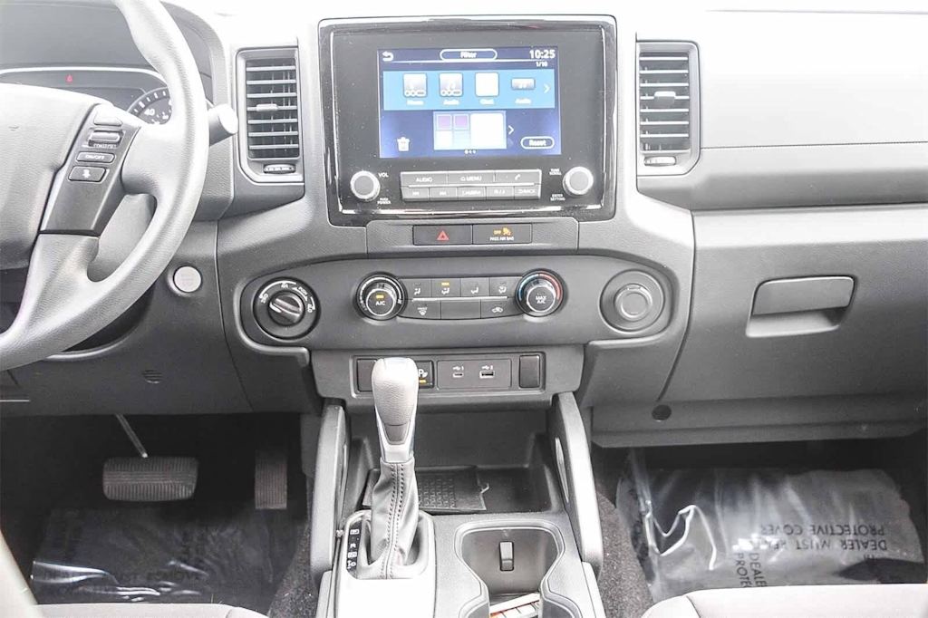 Thumbnail: 2022 Nissan Frontier - 10