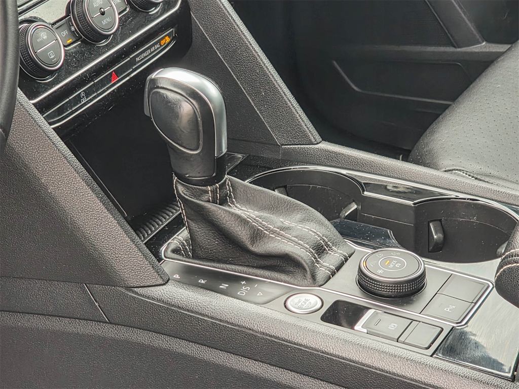 Thumbnail: 2023 Volkswagen Atlas - 10