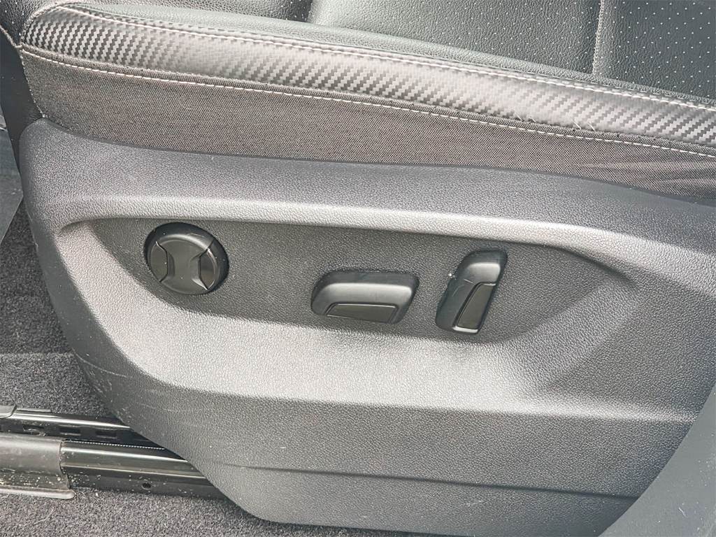 Thumbnail: 2023 Volkswagen Atlas - 18