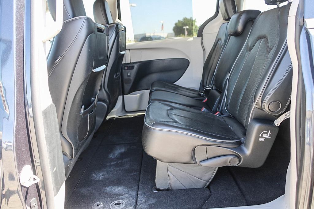 Thumbnail: 2019 Chrysler Pacifica - 12
