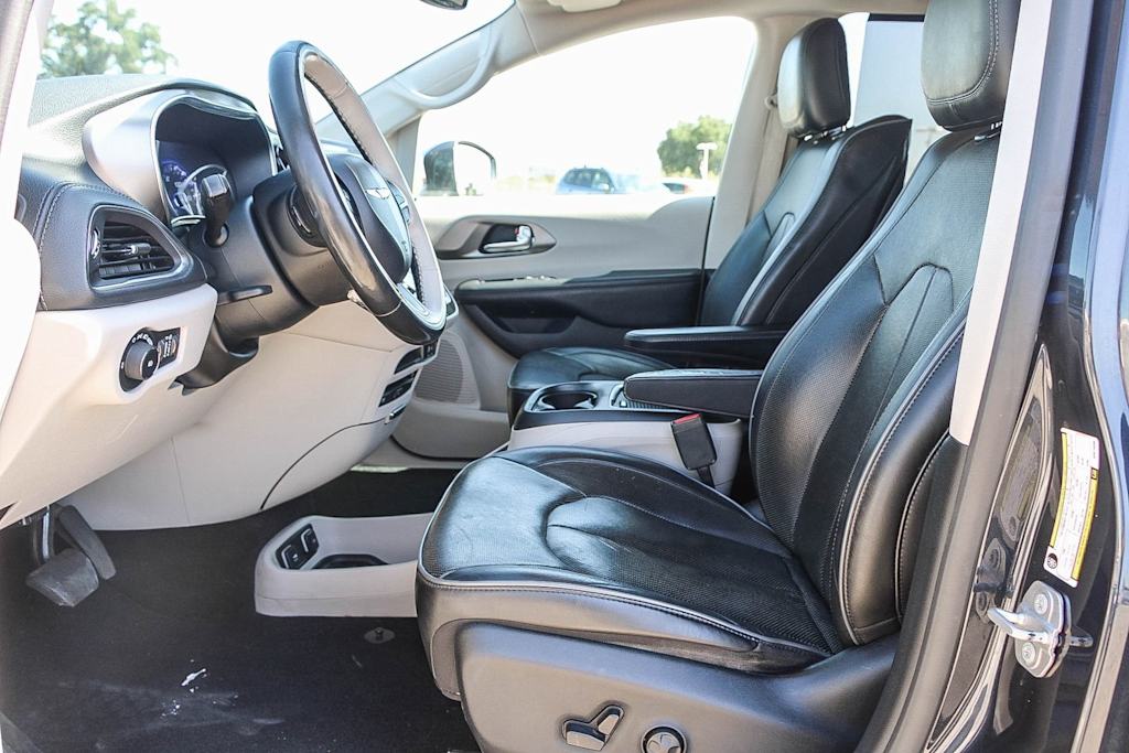 Thumbnail: 2019 Chrysler Pacifica - 11