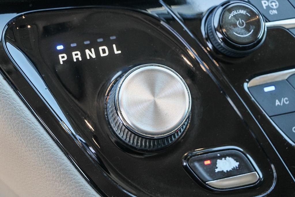 Thumbnail: 2019 Chrysler Pacifica - 25
