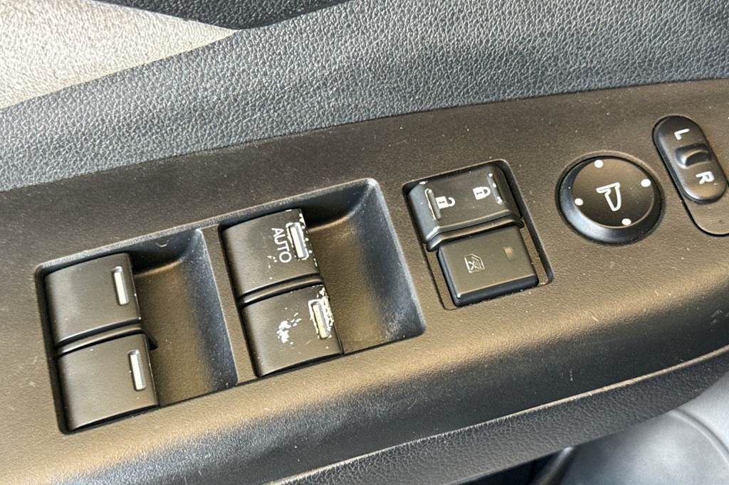 Thumbnail: 2015 Honda CR-V - 21