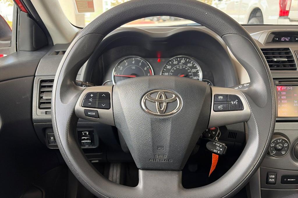 Thumbnail: 2013 Toyota Corolla - 12