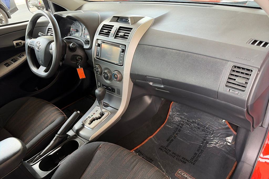 Thumbnail: 2013 Toyota Corolla - 11