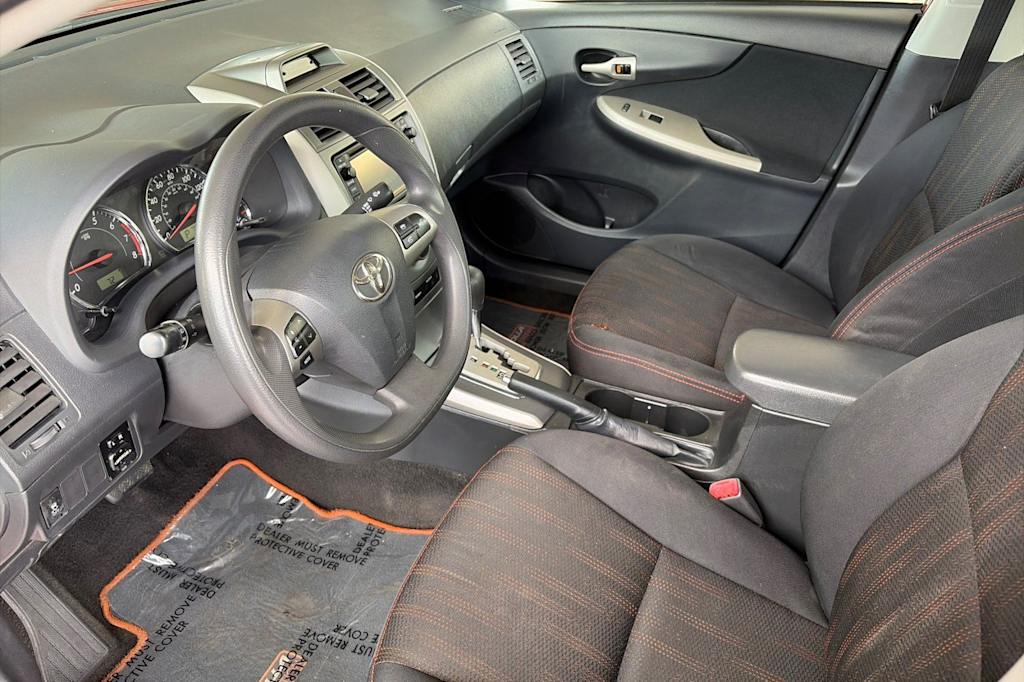 Thumbnail: 2013 Toyota Corolla - 9