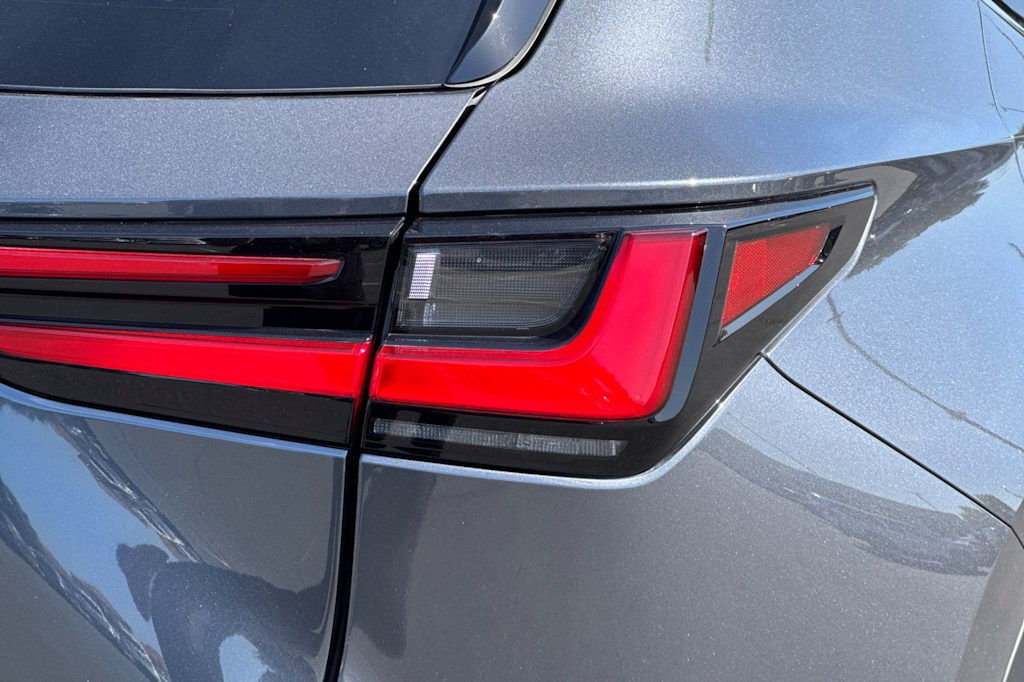 Thumbnail: 2024 Lexus ES - 31