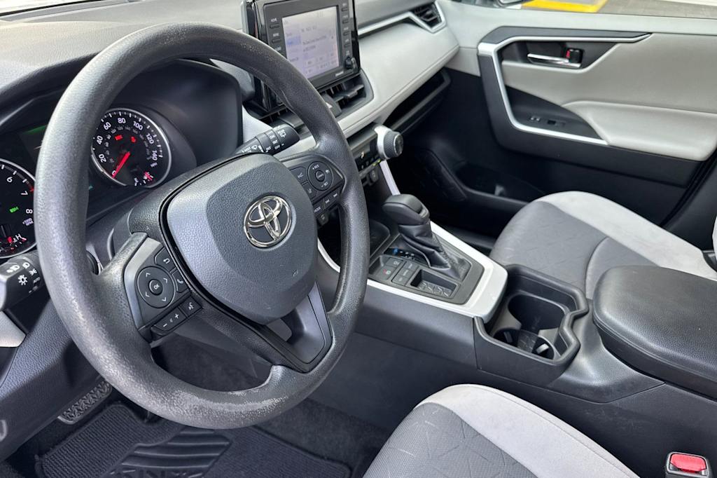 Thumbnail: 2021 Toyota RAV4 - 8