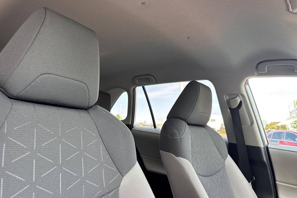 Thumbnail: 2021 Toyota RAV4 - 9