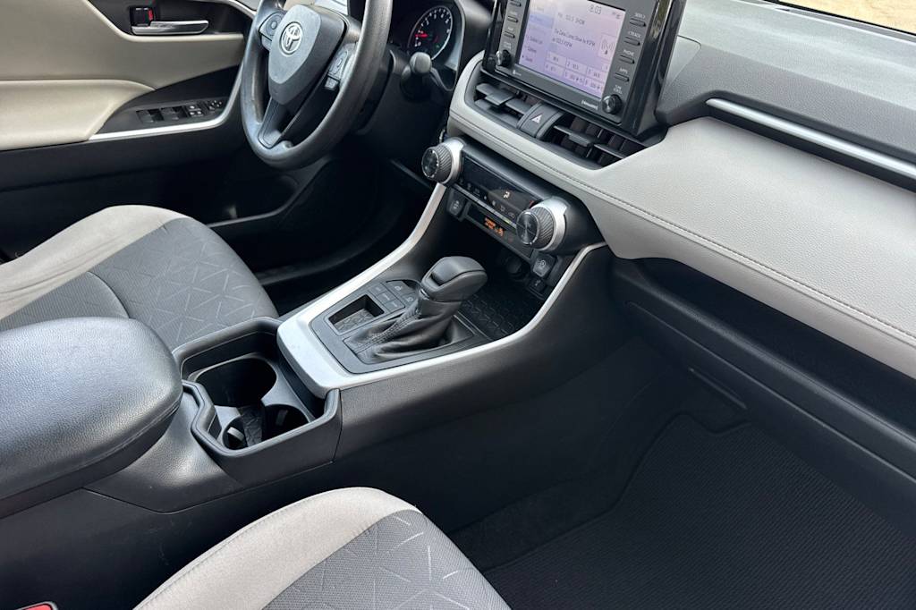 Thumbnail: 2021 Toyota RAV4 - 12