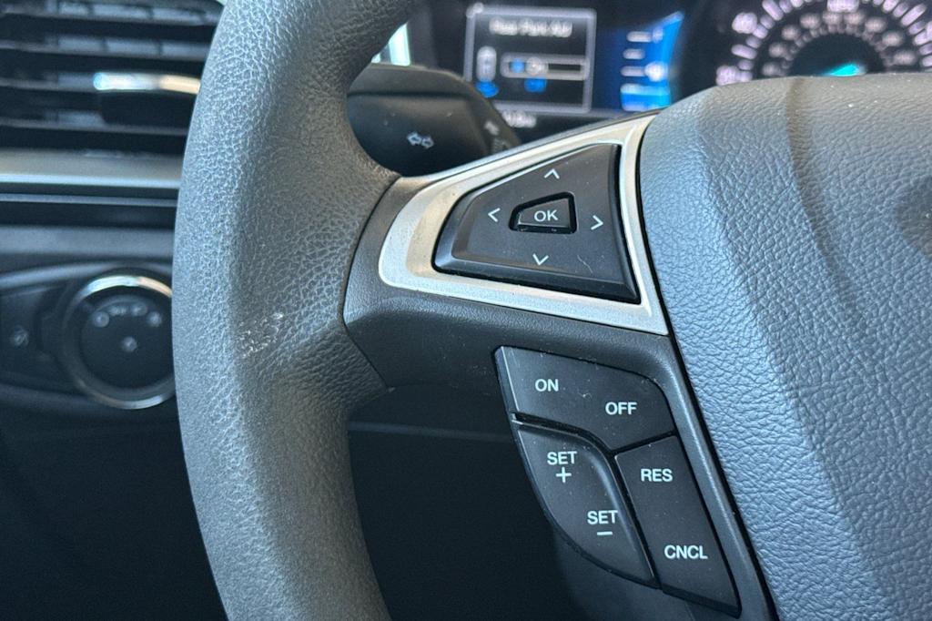 Thumbnail: 2016 Ford Fusion - 27
