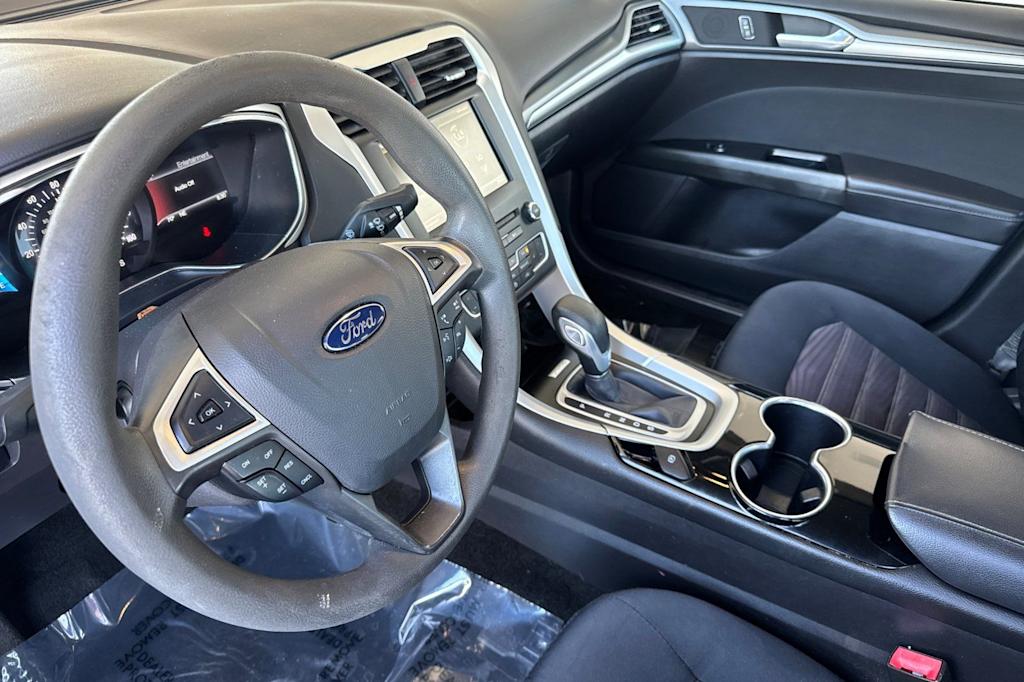 Thumbnail: 2016 Ford Fusion - 8