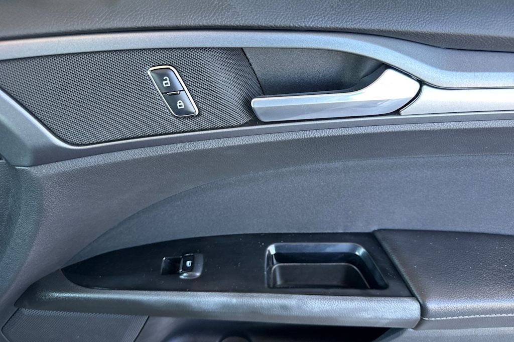 Thumbnail: 2016 Ford Fusion - 23