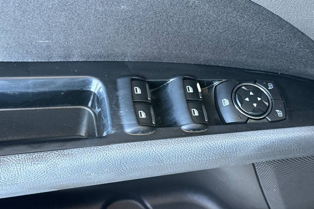 Thumbnail: 2016 Ford Fusion - 21