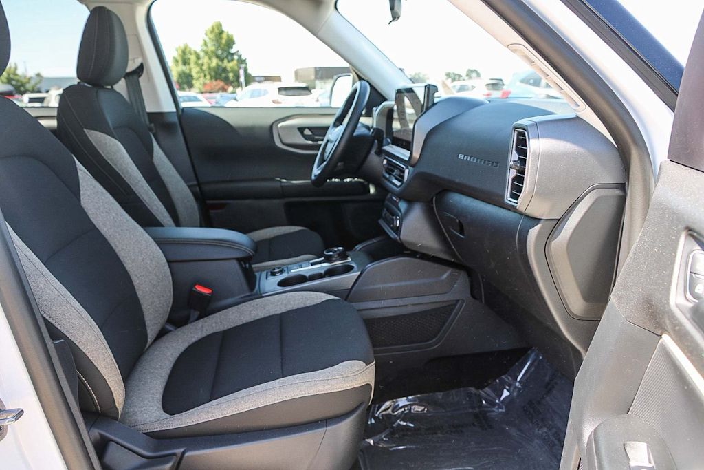 Thumbnail: 2025 Ford Bronco Sport - 9