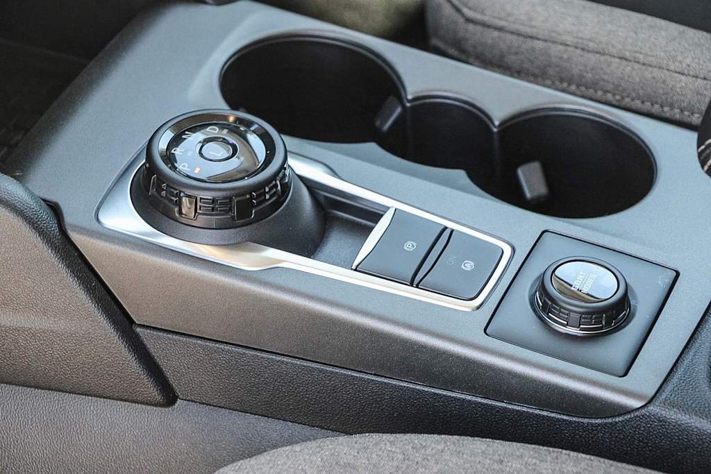 Thumbnail: 2025 Ford Bronco Sport - 14