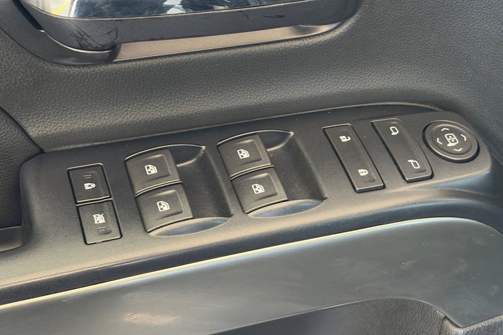 Thumbnail: 2018 Chevrolet Silverado 1500 - 19