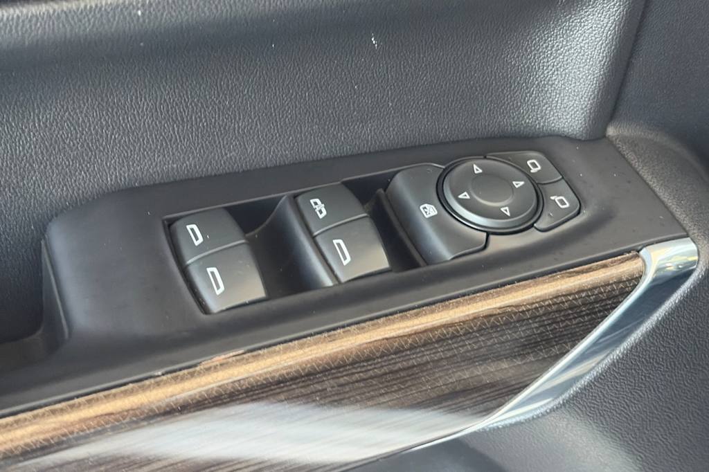 Thumbnail: 2021 Chevrolet Silverado 1500 - 21