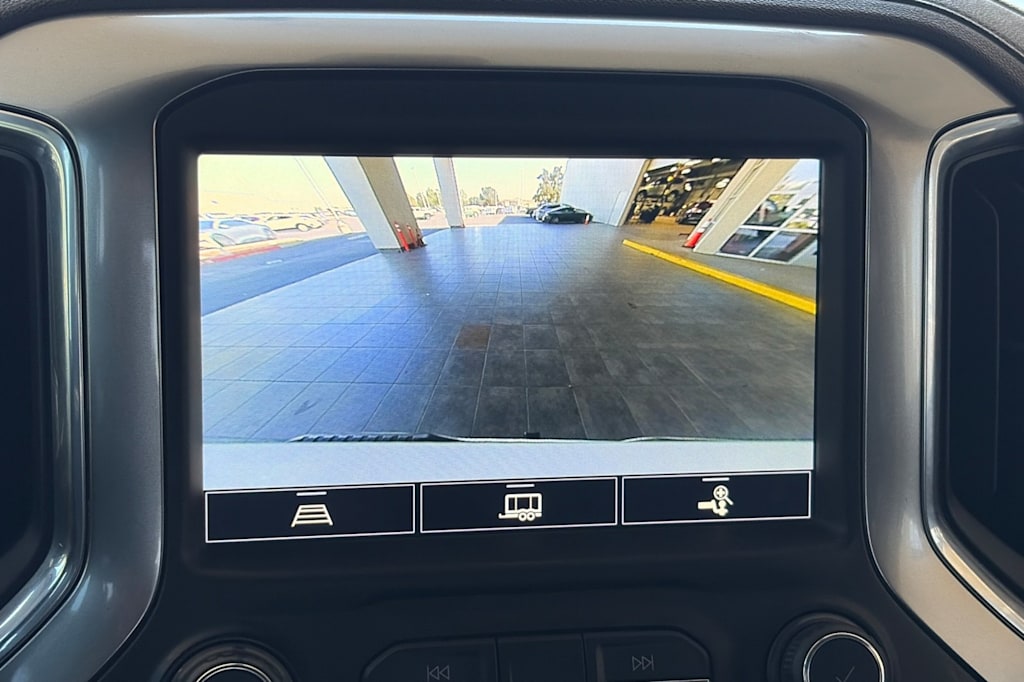 Thumbnail: 2021 Chevrolet Silverado 1500 - 24