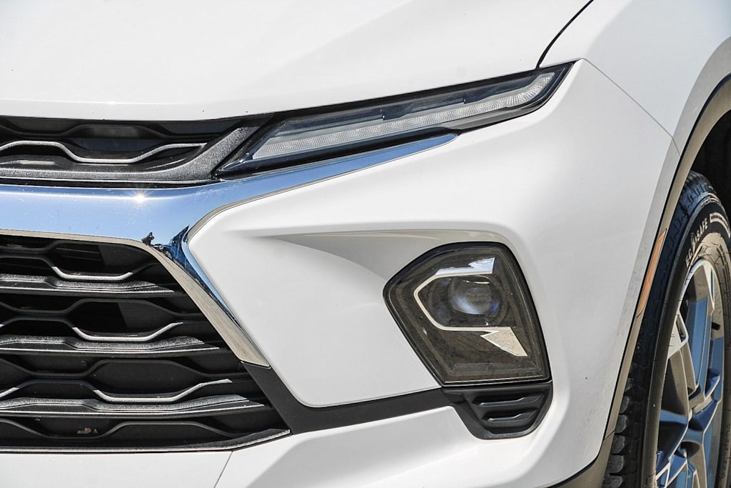 Thumbnail: 2023 Chevrolet Blazer - 19