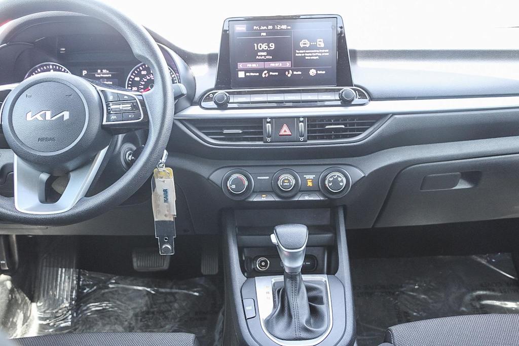 Thumbnail: 2022 Kia Forte - 9