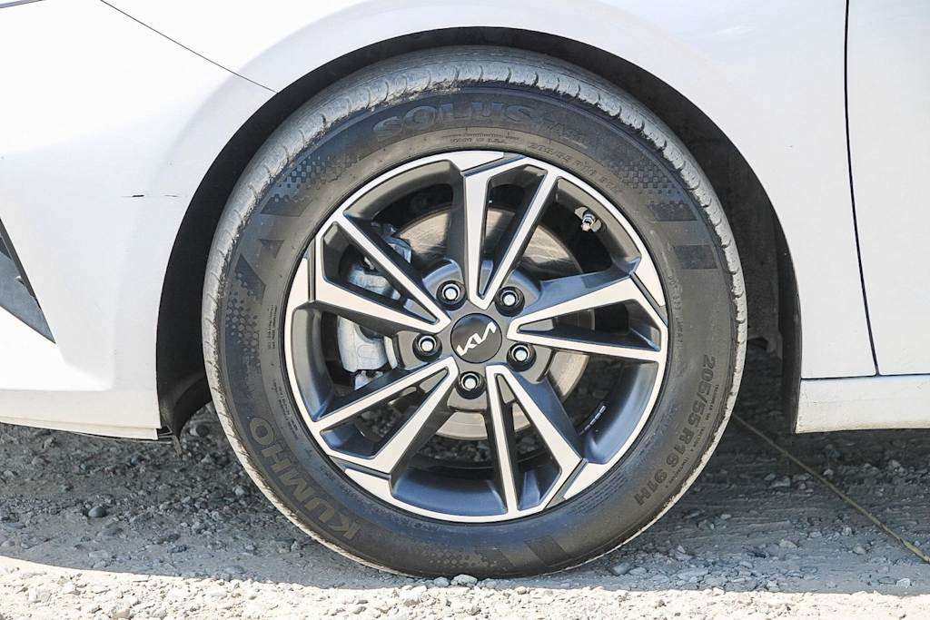 Thumbnail: 2022 Kia Forte - 7