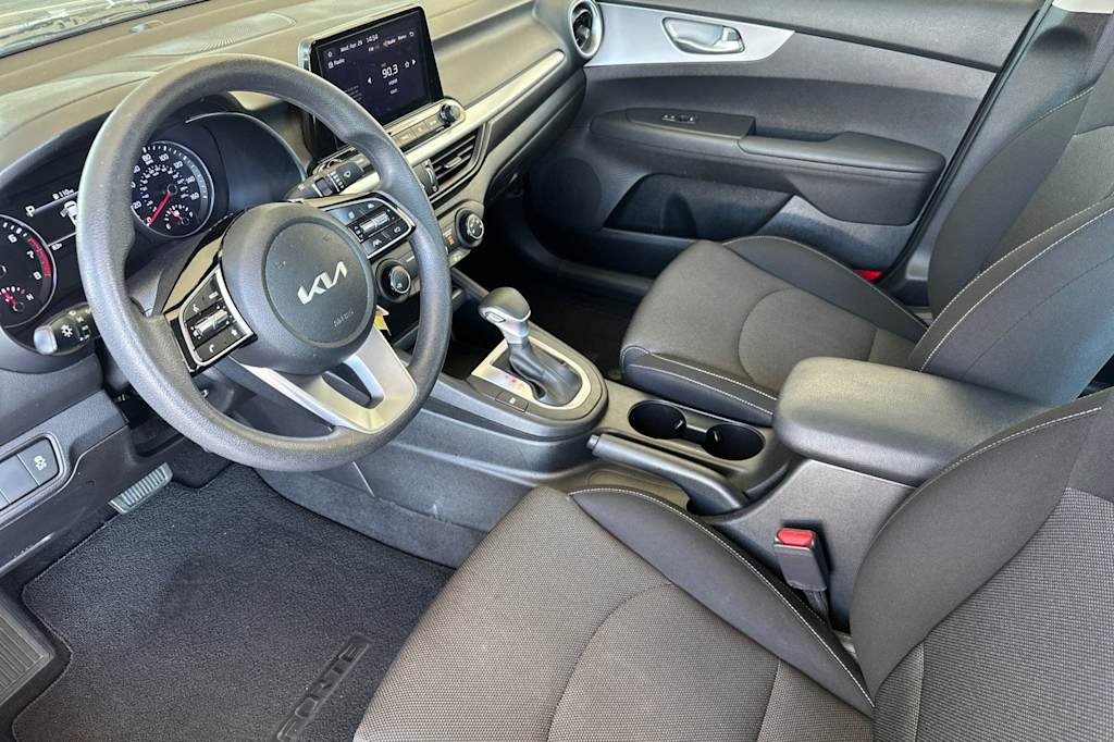 Thumbnail: 2023 Kia Forte - 9