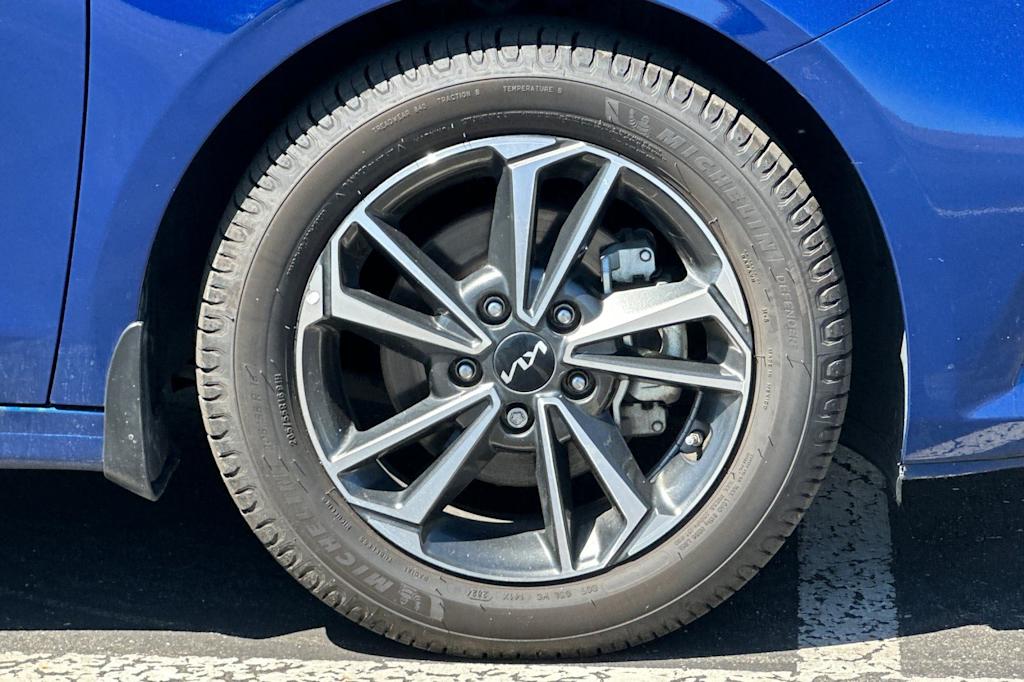 Thumbnail: 2023 Kia Forte - 7