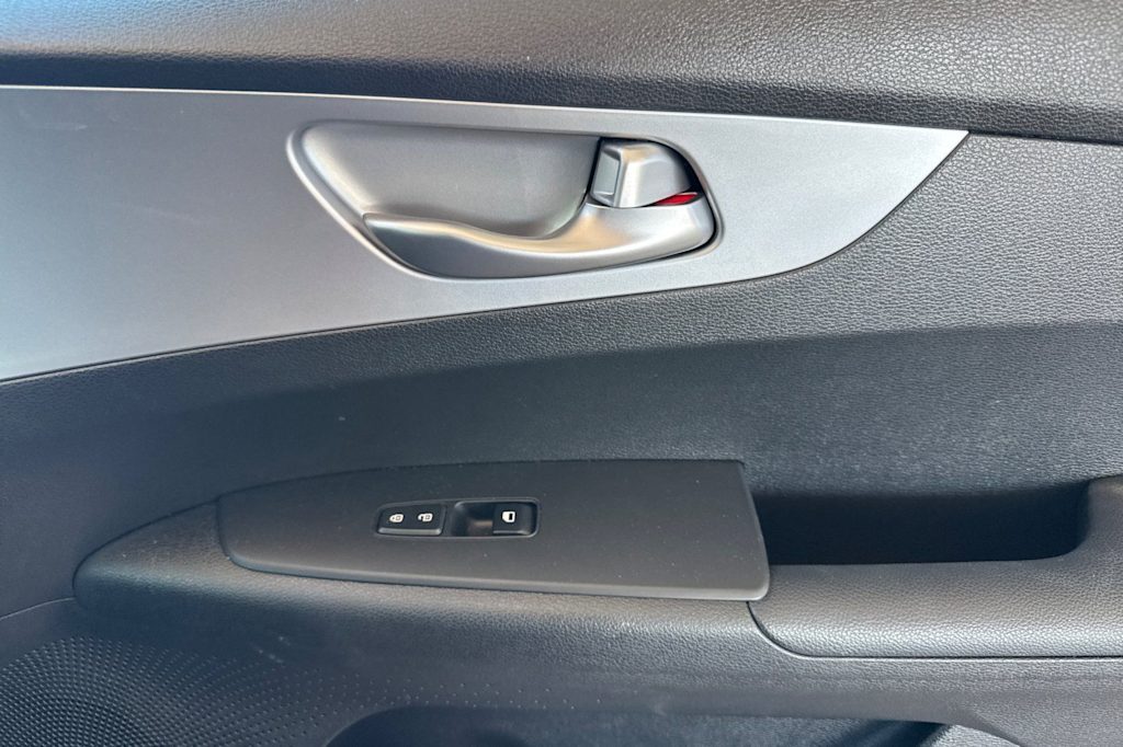 Thumbnail: 2023 Kia Forte - 22