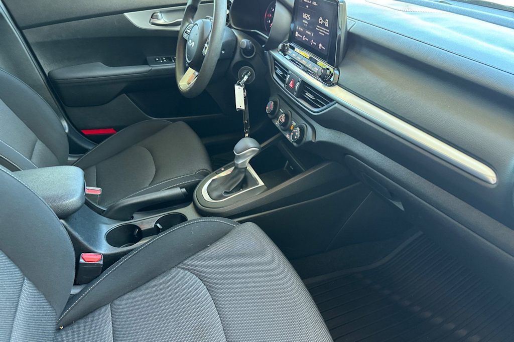 Thumbnail: 2023 Kia Forte - 11