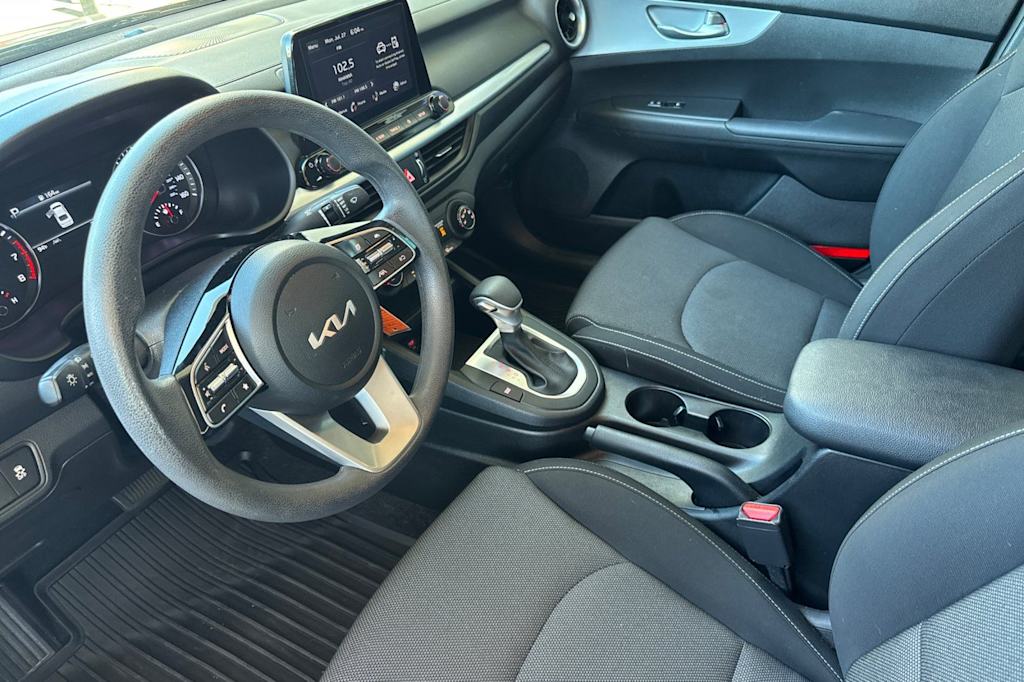 Thumbnail: 2023 Kia Forte - 8