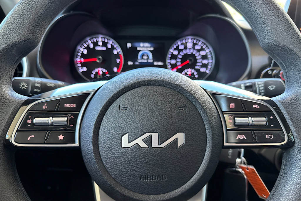 Thumbnail: 2023 Kia Forte - 25