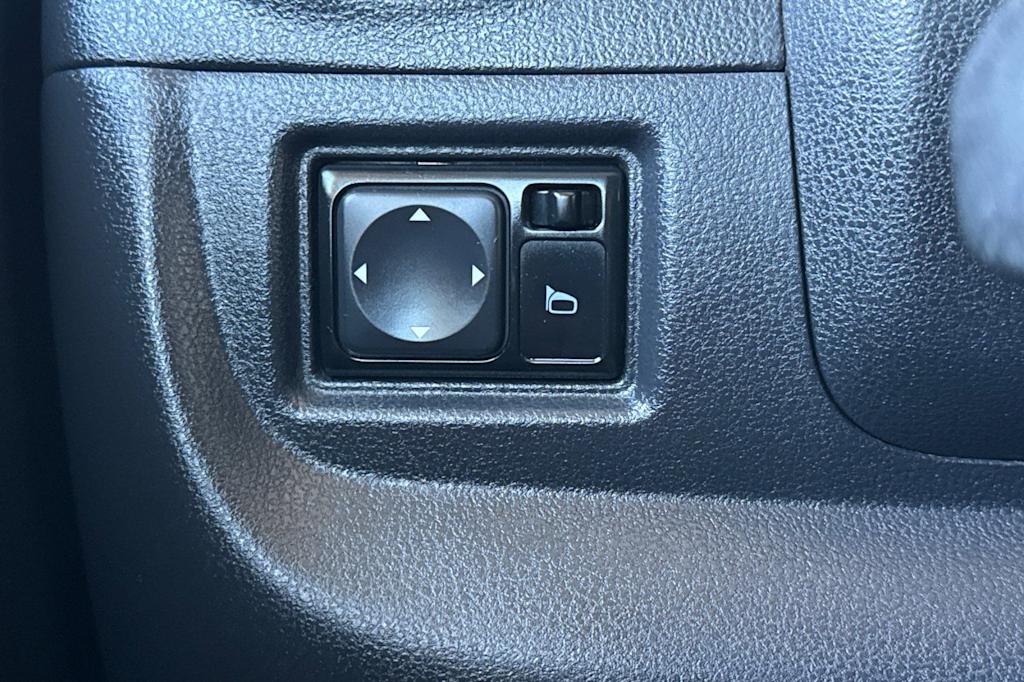 Thumbnail: 2017 Nissan Versa - 30