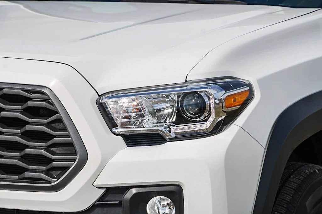 Thumbnail: 2023 Toyota Tacoma - 19