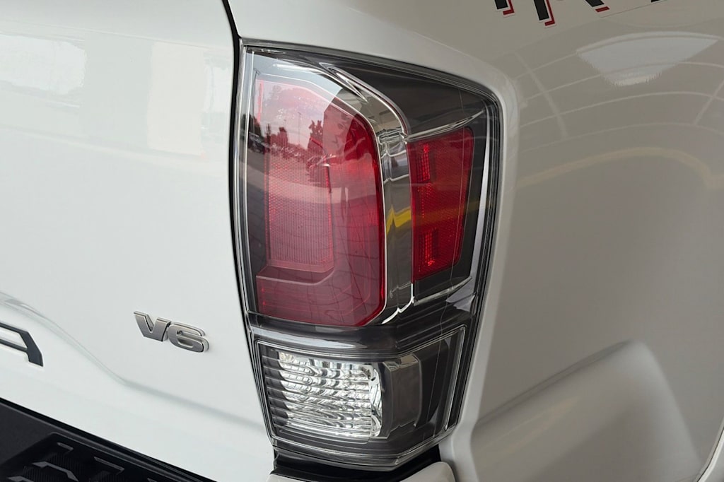 Thumbnail: 2020 Toyota Tacoma - 30