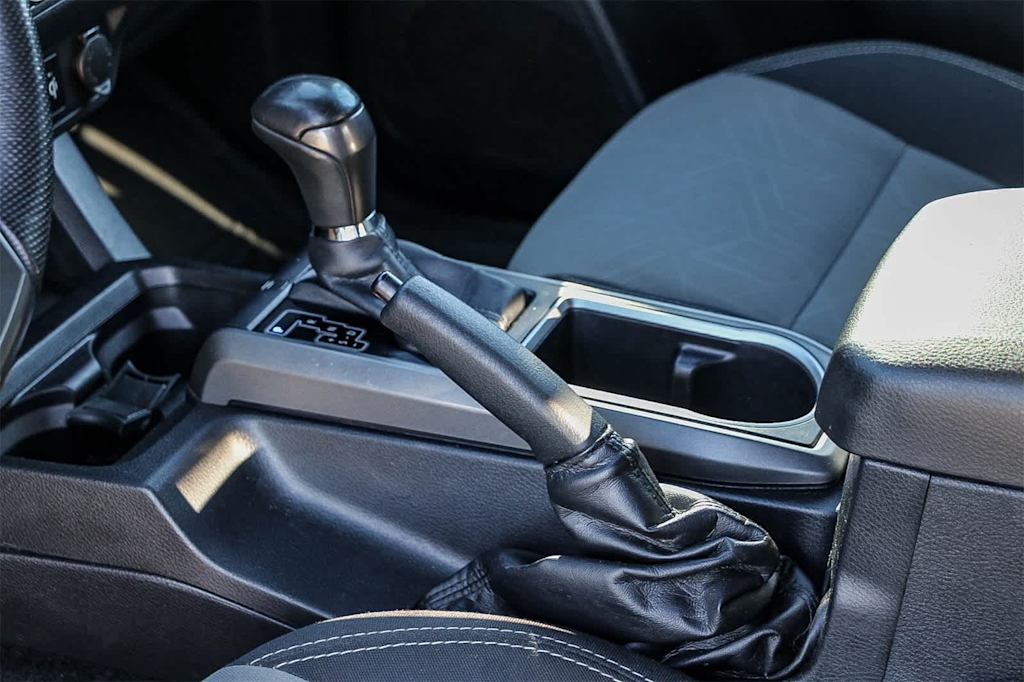 Thumbnail: 2020 Toyota Tacoma - 12