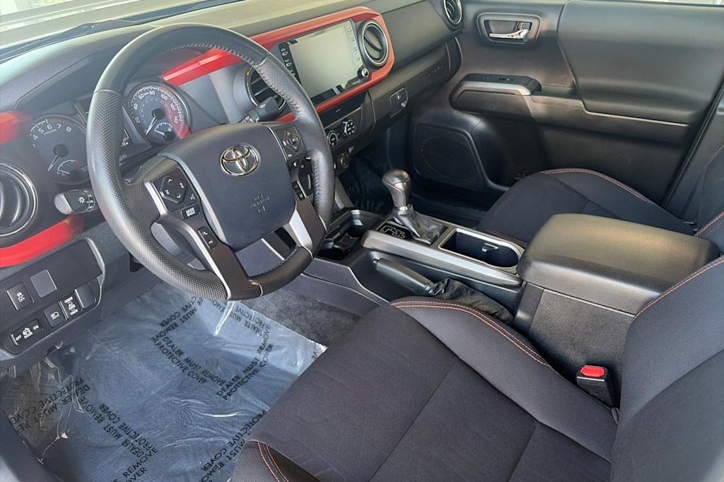 Thumbnail: 2020 Toyota Tacoma - 8