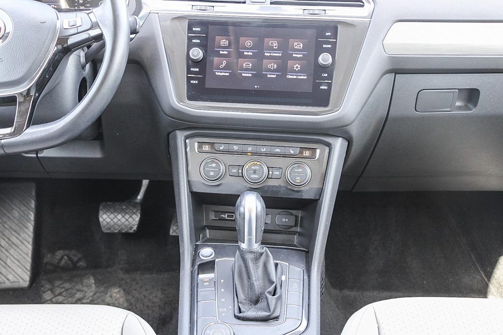 Thumbnail: 2019 Volkswagen Tiguan - 12