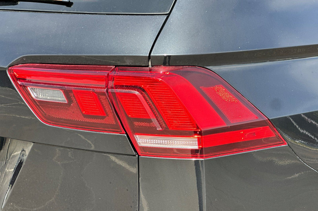 Thumbnail: 2020 Volkswagen Tiguan - 34