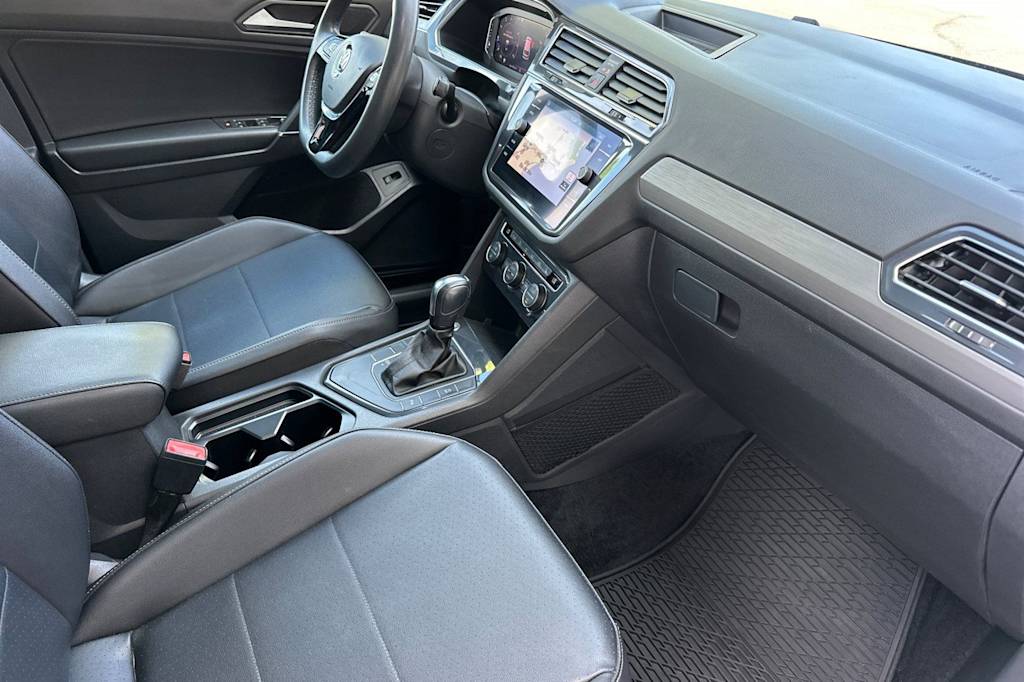 Thumbnail: 2020 Volkswagen Tiguan - 11
