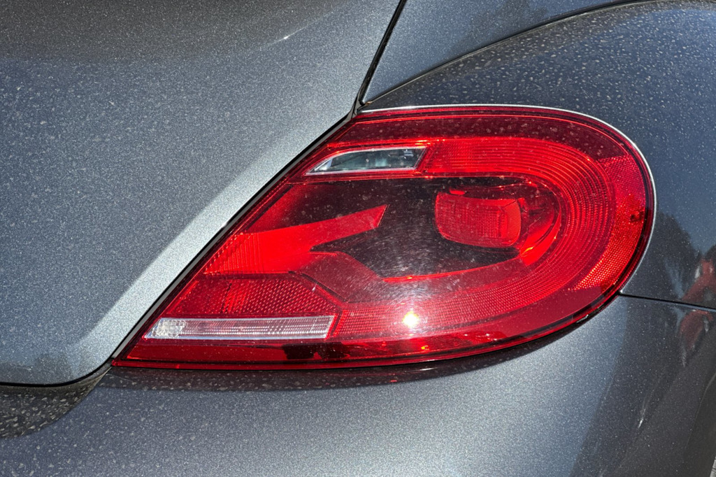 Thumbnail: 2014 Volkswagen Beetle - 28