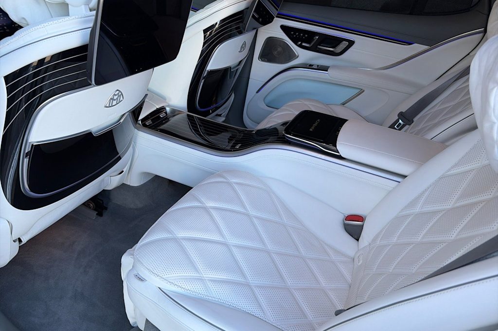 Thumbnail: 2024 Mercedes-Benz EQS - 8